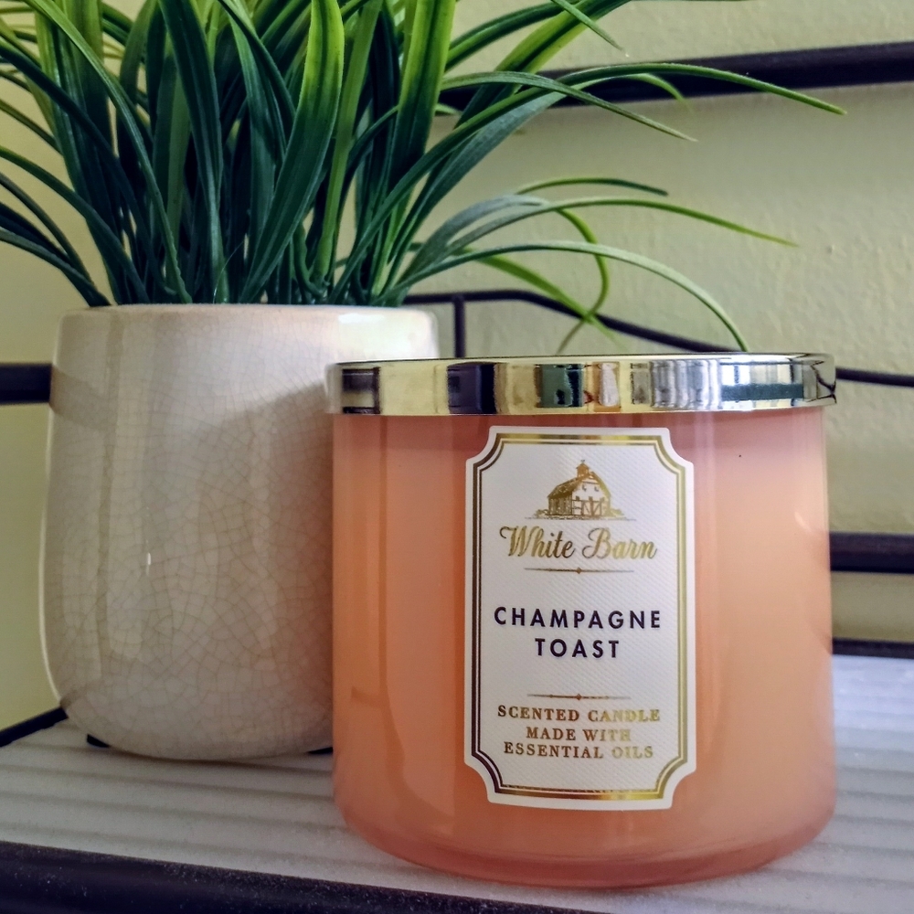 White Barn Candle Champagne Toast 14.5 oz